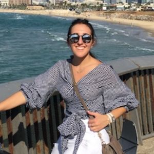 Meet your Posher, Francesca